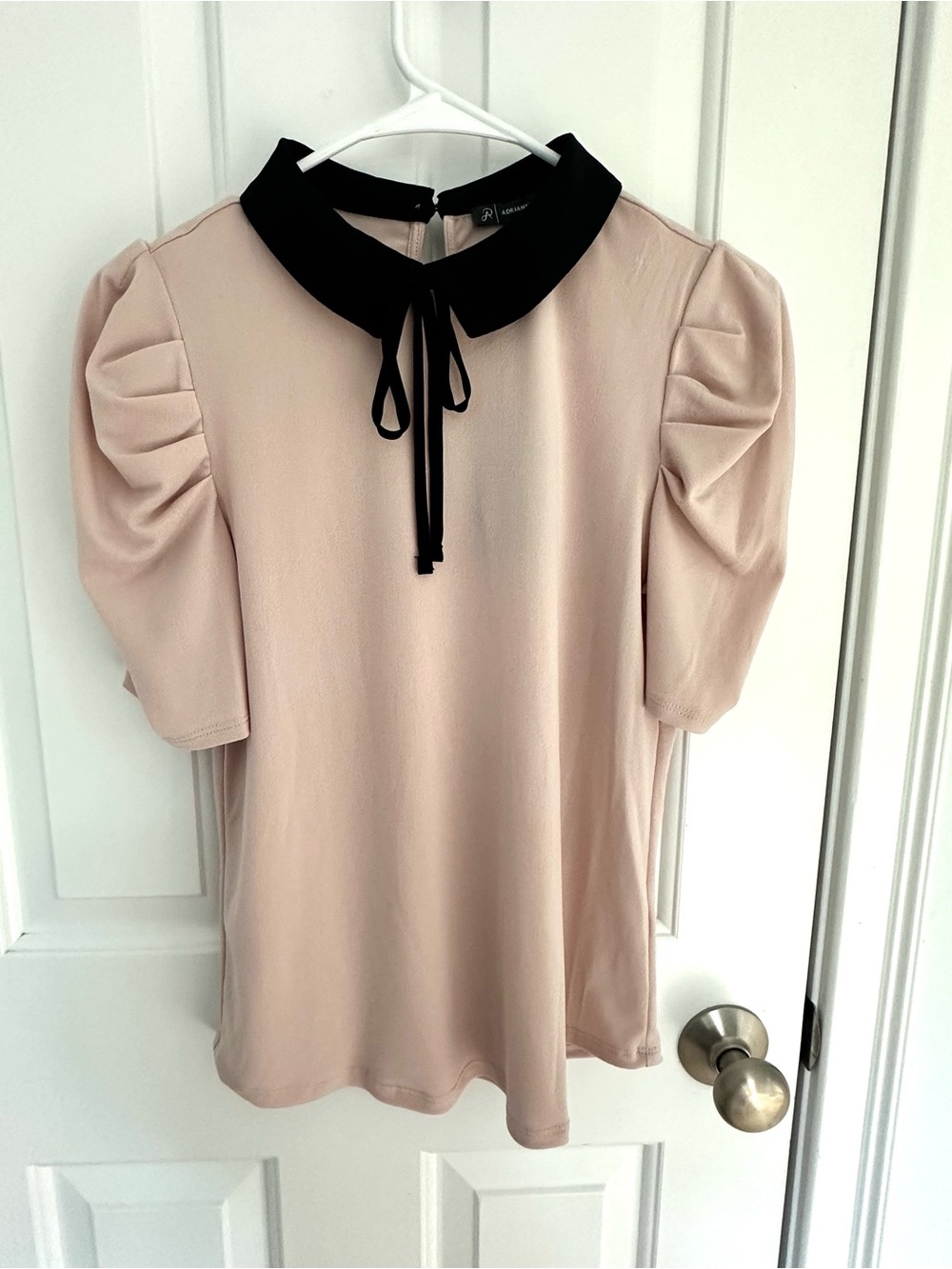 BNWT Adrianna Papell Blush Pink Top with Black Collar